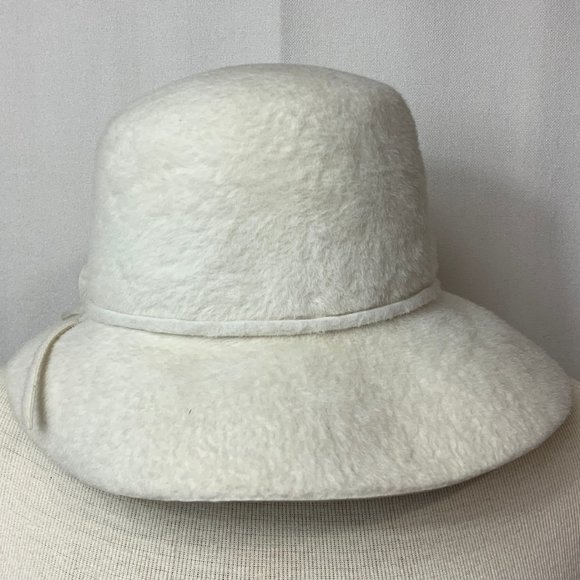 Atelier Spezial Damenhute Vaith Wertheim Cloche Hat Ivory Bow Accent - Picture 4 of 12